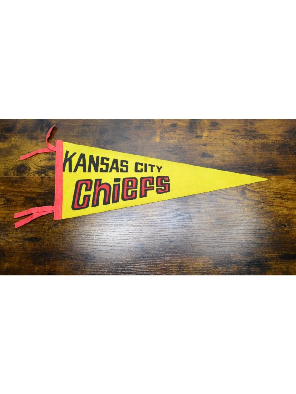 Vintage NFL Kansas City Chiefs mid size Collectible Stadium pennant 21 inches